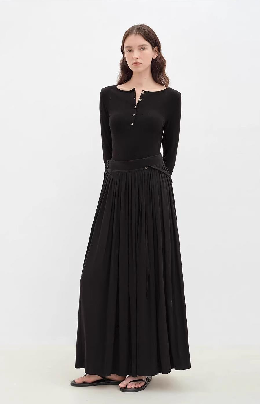 Gonna dritta a pieghe con vita regolabile