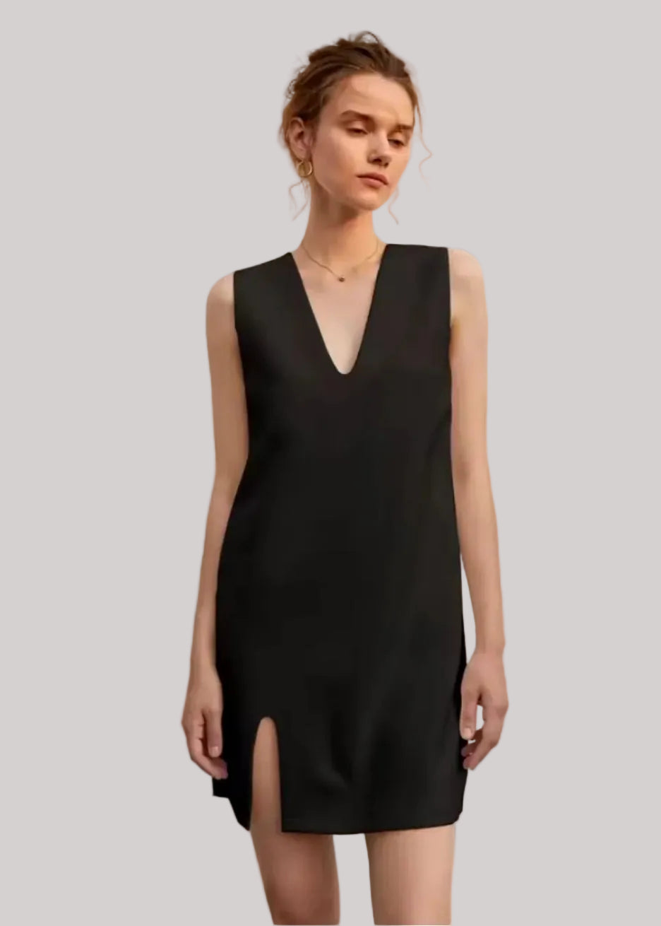 Abito senza maniche con spacco laterale