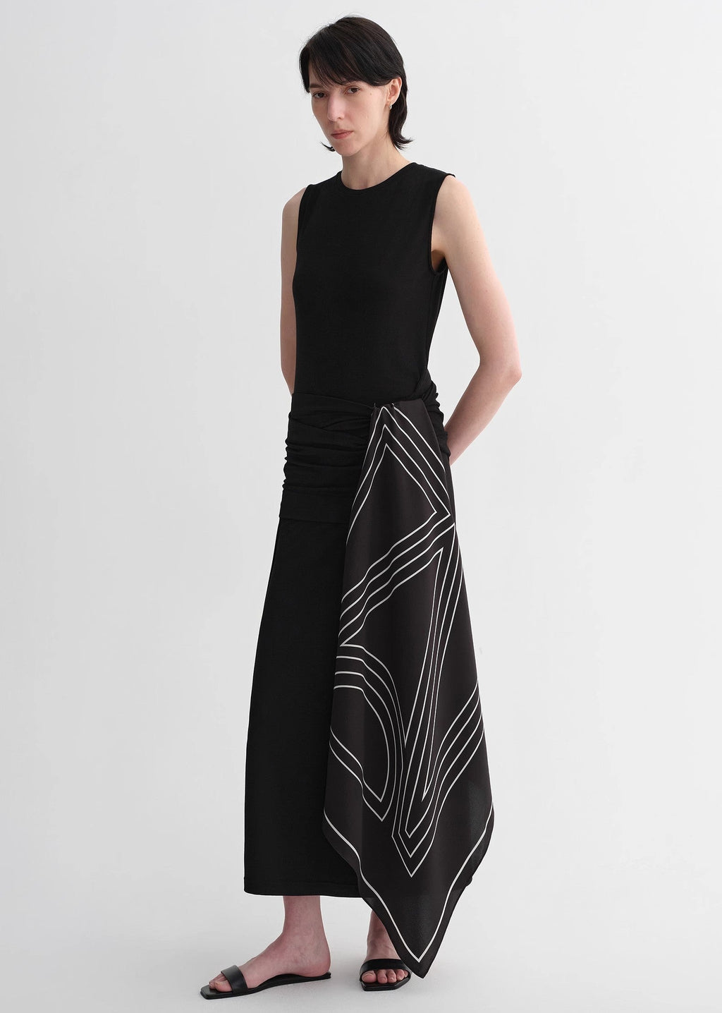 Abito in misto lana con vita regolabile