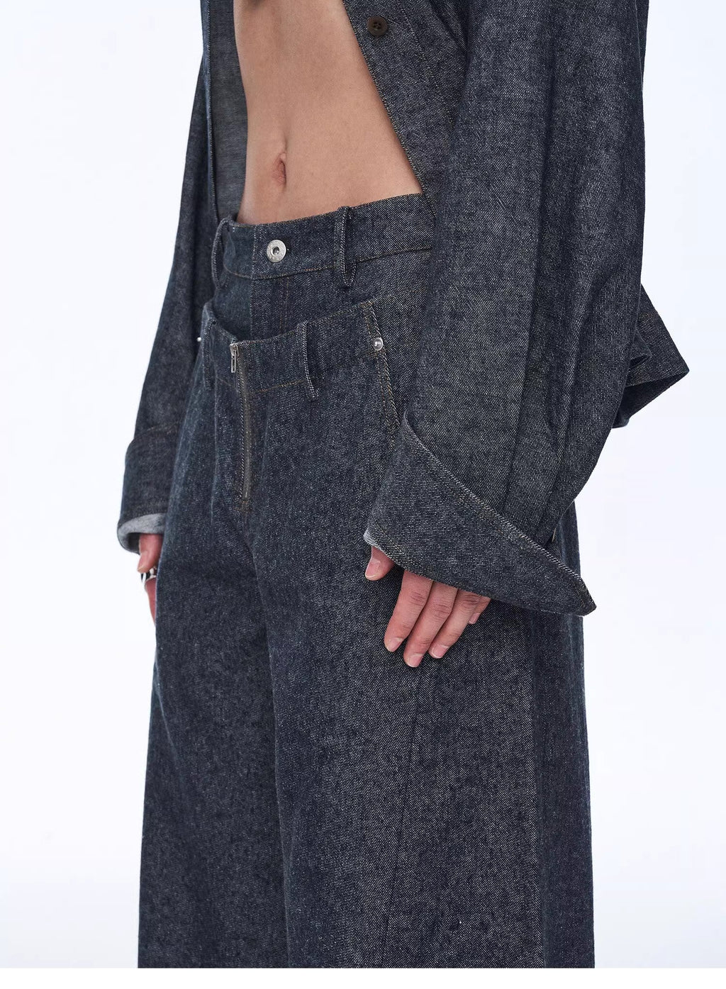 Pantaloni in lino a vita doppia con silhouette dritta da donna