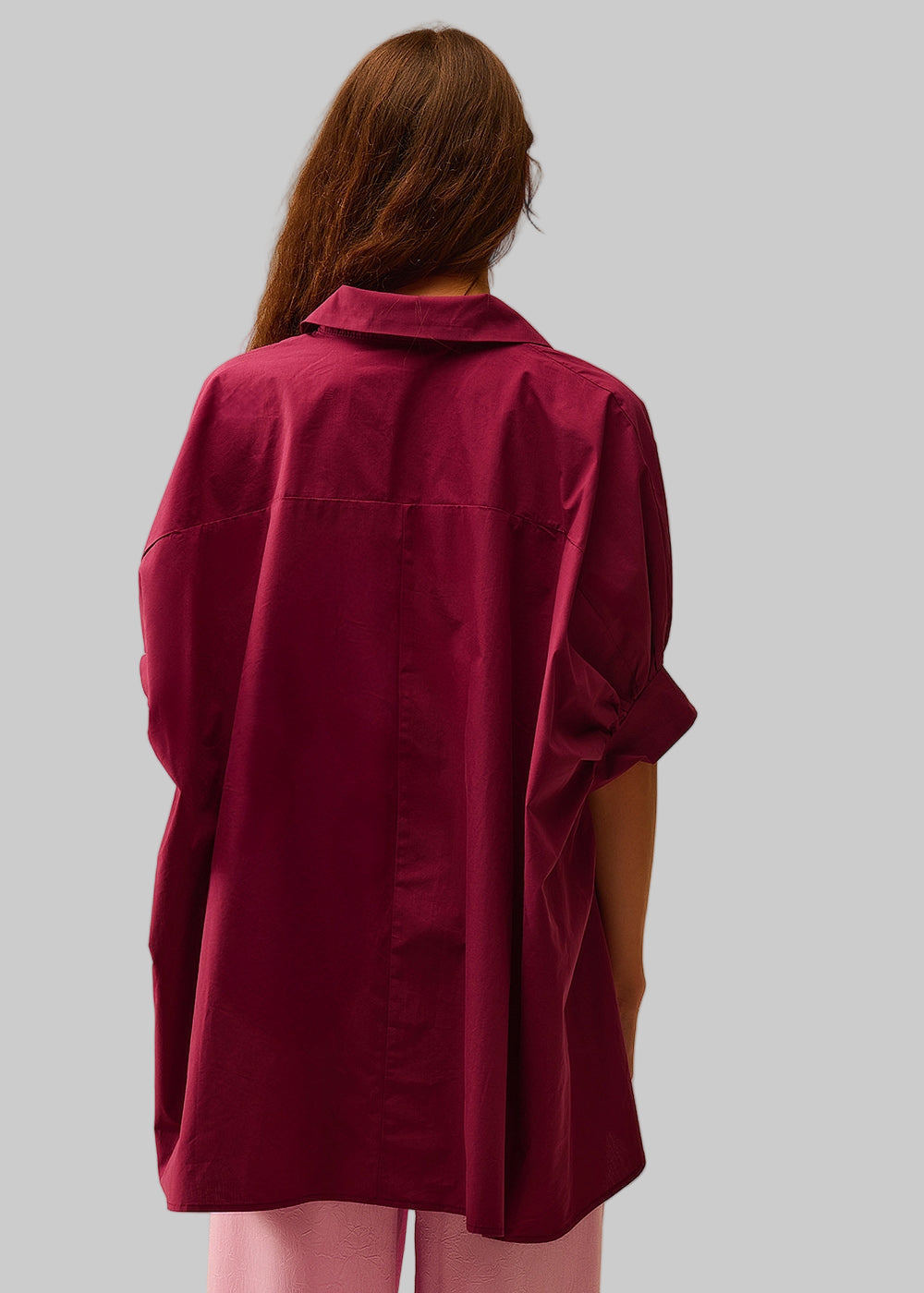 Blusa oversize bordeaux con maniche corte