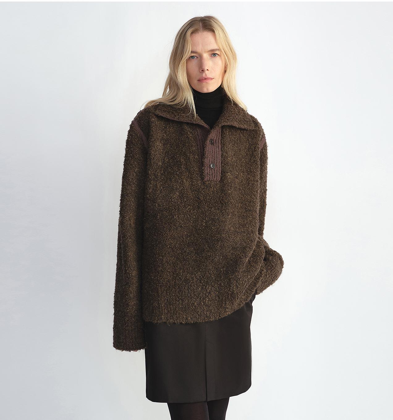 Maglione  in misto lana e filato bouclè 