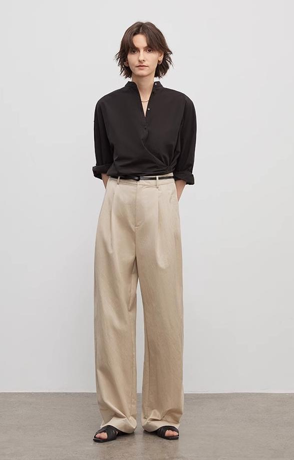 Wide-leg trousers with double pleat and straight leg