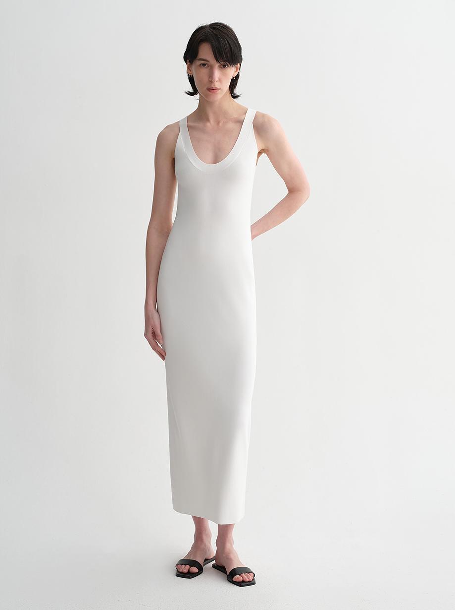 Abito da donna in tencel aderente ed elegante