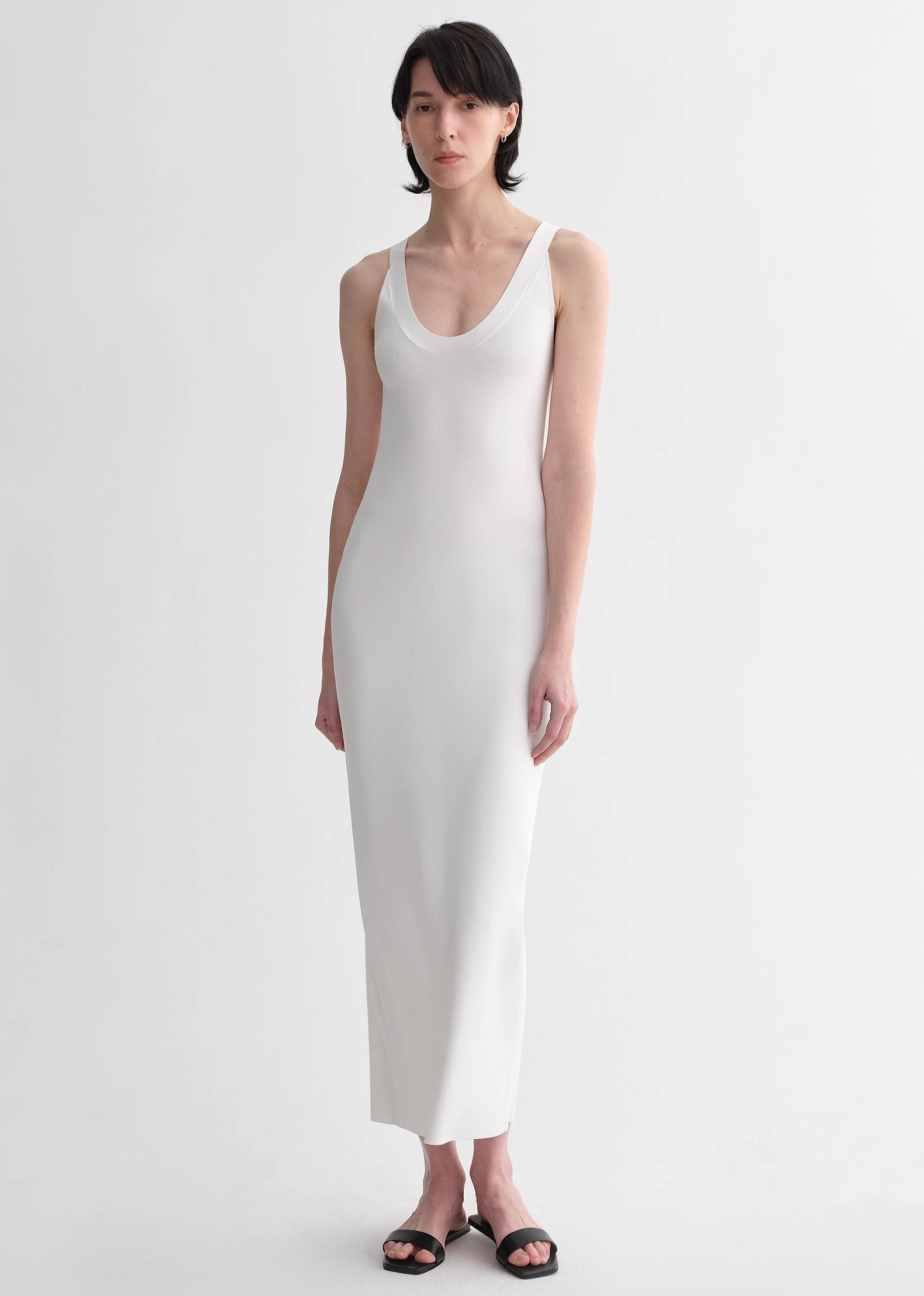 Abito da donna in tencel aderente ed elegante