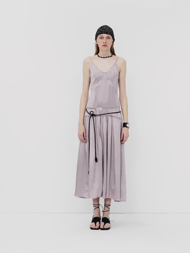 Abito lungo con bretelle a vita bassa, in acetato 100%