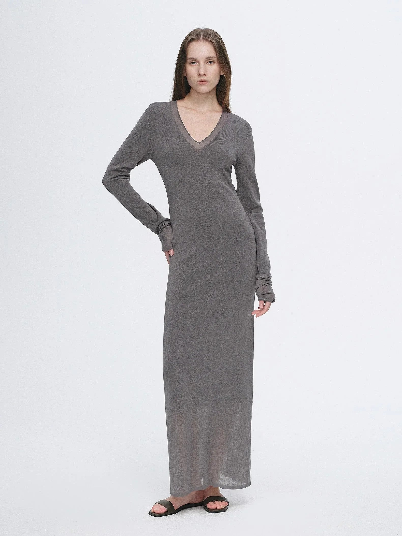 Robe longue à col en V